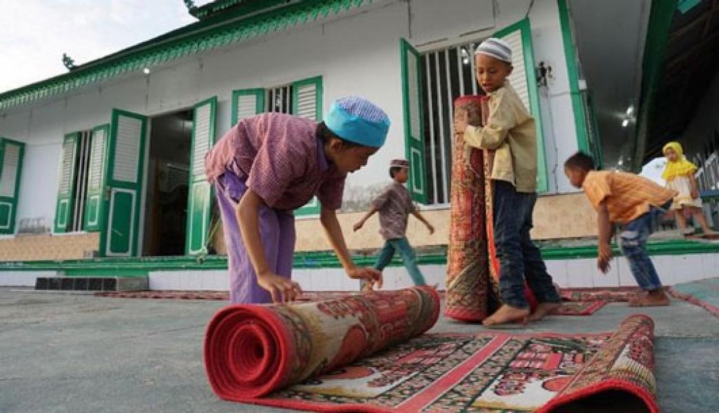 PSBB Surabaya, Azan Mulai Ditambah Imbauan Salat di Rumah