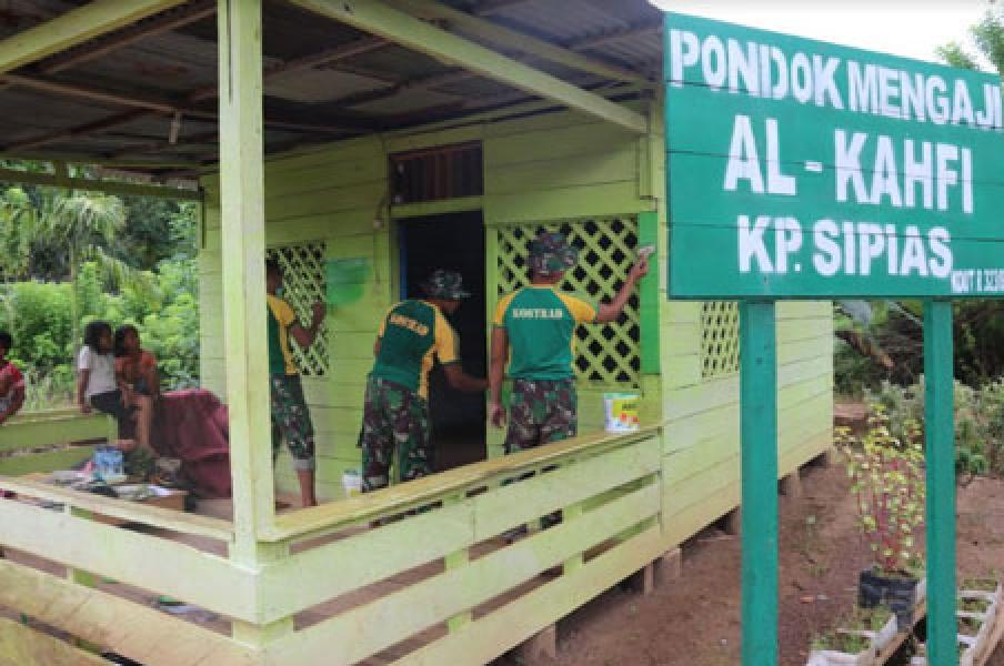 Peduli Sarana Belajar, Yonif 411 Kostrad Gelar Karya Bhakti di Rumah Mengaji