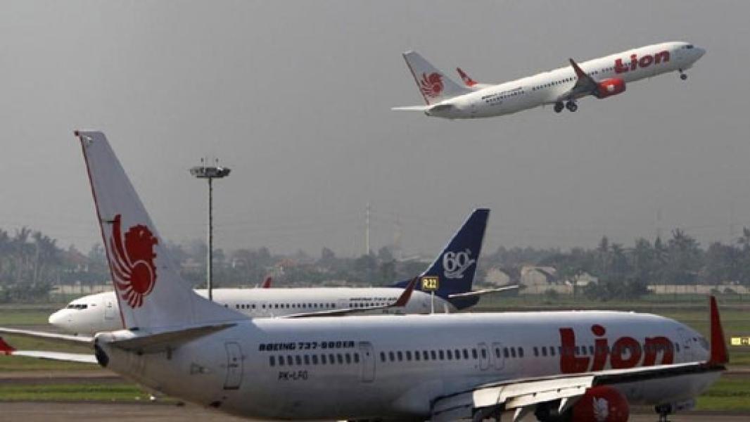 Penumpang Kian Sepi, Banyak Pesawat Parkir di Bandara