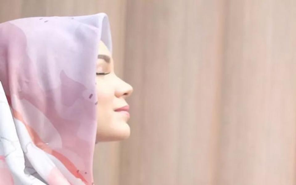 Pesan-Pesan dari Allah SWT yang Membuat Dewi Sandra Lupakan Dunia