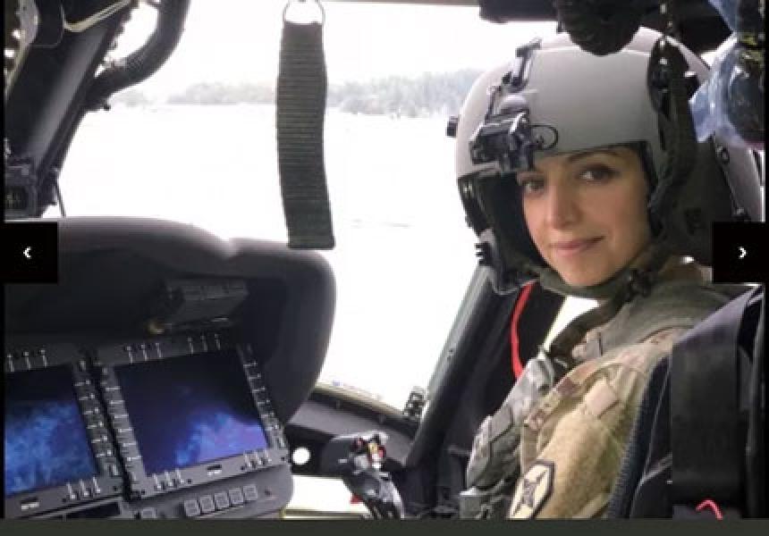 Pilot Cantik AS Ini Ternyata Muslimah yang Taat
