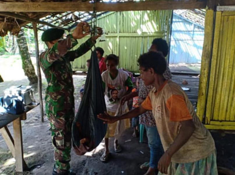 Puskesmas Sota Bersama Satgas Yonif 411 Kostrad Gelar Posyandu di Pedalaman Papua