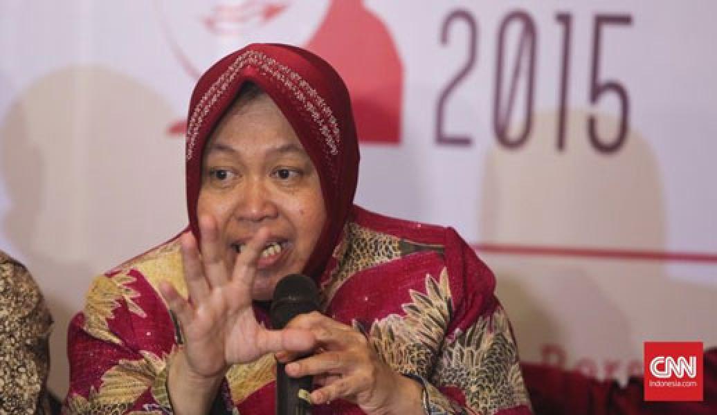 Risma Lawan Corona: Penumpang Pesawat Wajib Mandi di Bandara
