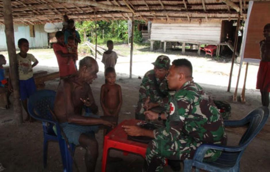 TNI Berikan Pelayanan Kesehatan Gratis Bagi Warga Epem