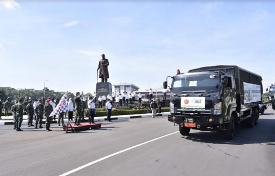 TNI Bersama ACT Bantu Ringankan Beban Masyarakat Akibat Pandemi Covid-19