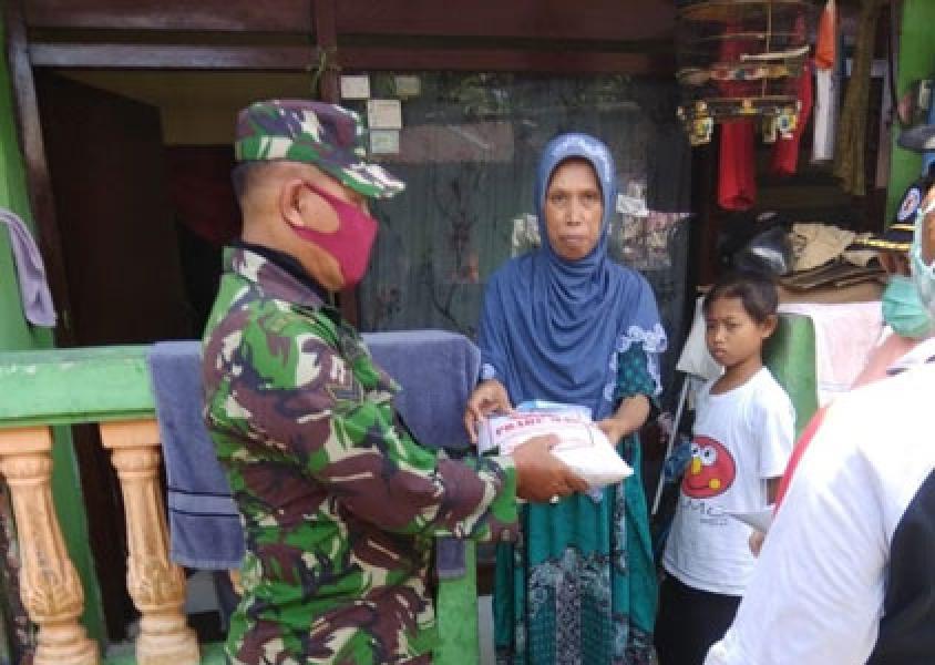 Warga Perak Barat Surabaya Mulai Dapat Paket Sembako dan Uang Santunan
