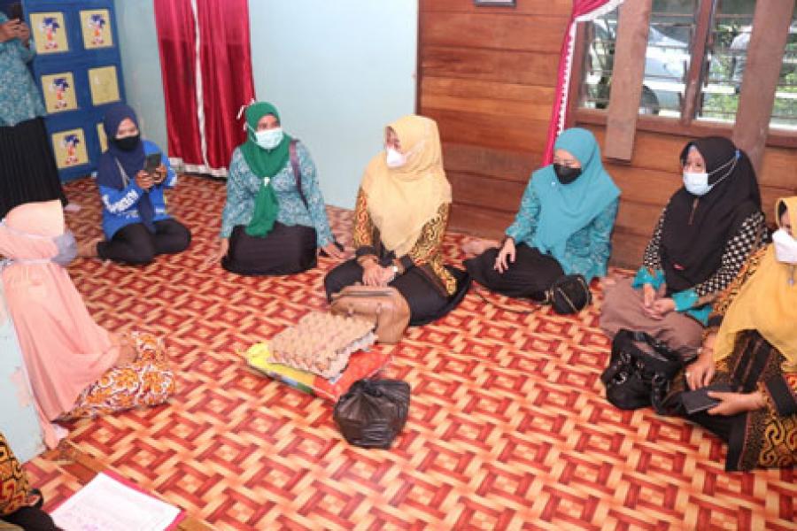 PKK Siak Bersama BSP Salurkan Sembako Ramadan