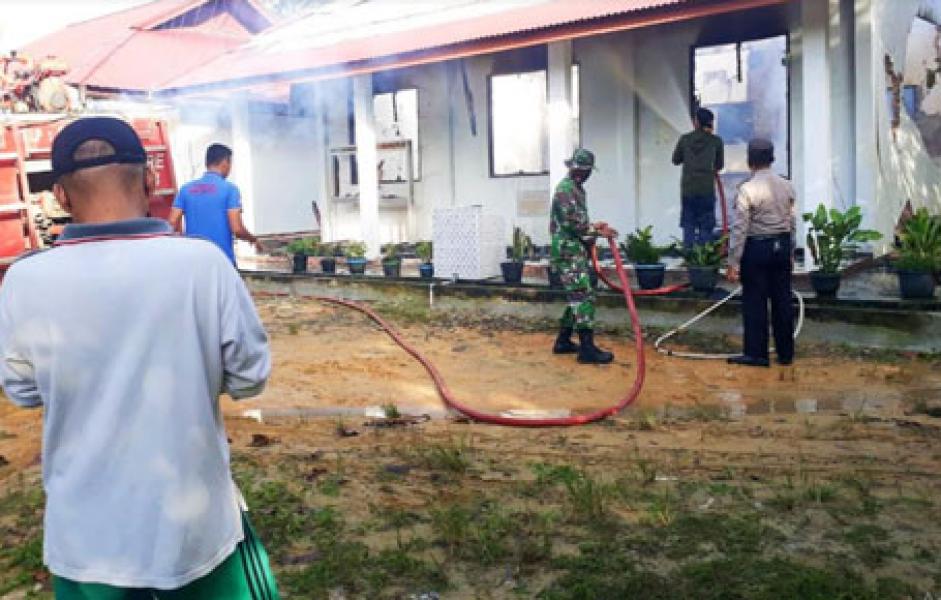 Ruang Labor SMAN 1 Kabun Ludes Terbakar