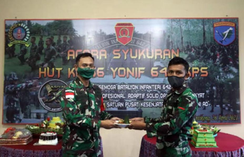 Satgas Yonif 642/Kps Rayakan HUT Ke-56 Secara Sederhana di Perbatasan