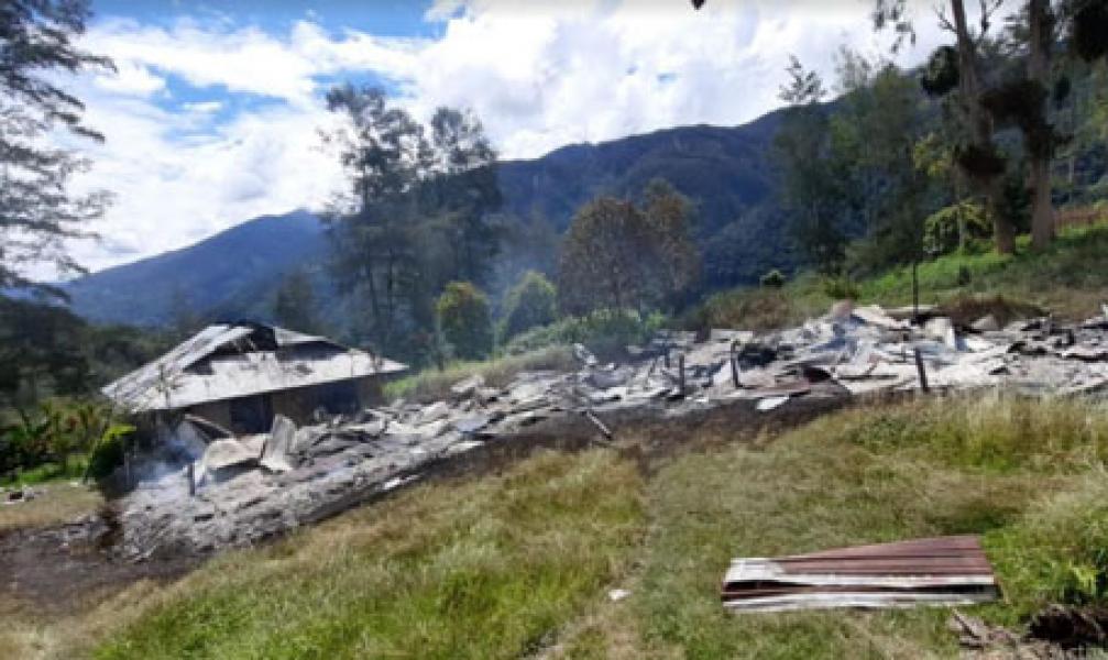 Selain Lumpuhkan Dunia Pendidikan, KKB Papua Lecehkan Adat Setempat