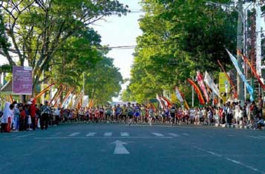 10 Ribu Orang Ikuti Wisata 10K di Bukittinggi