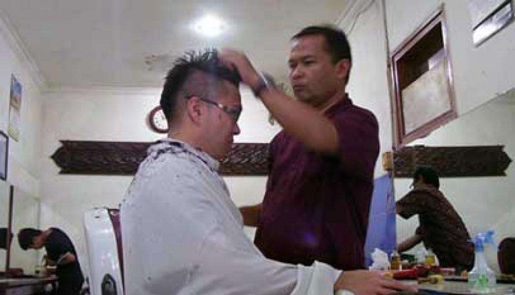Begini Beda Tukang Pangkas dengan Barbershop