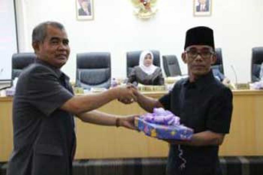 DPRD Selesaikan Dua Pembahasan LKPJ Bupati Kampar 2013