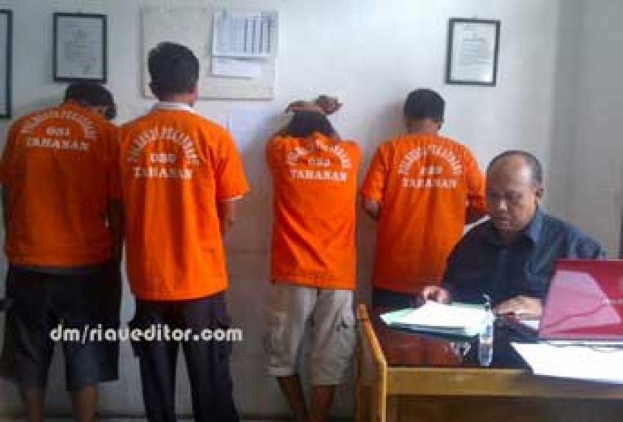 Empat Pria Ditangkap Sedang Pesta Sabu, Seorang Diantaranya Residivis