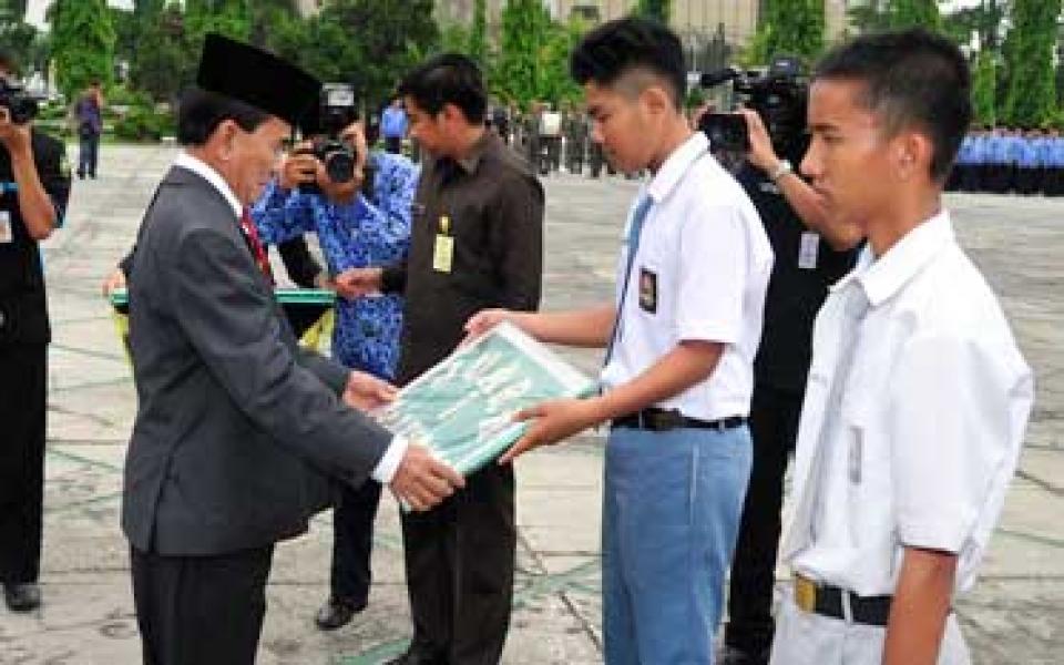 Gubri Bangga Tingkat Kelulusan SMA 99,97 persen