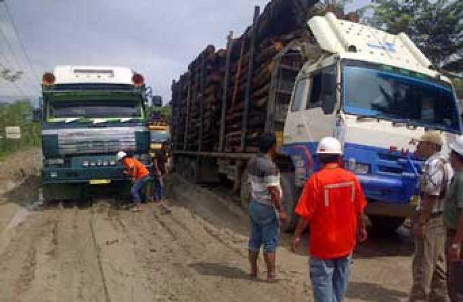 Jalan Lintas Tualang - Minas Memprihatinkan, Perusahaan Jangan Tutup Mata