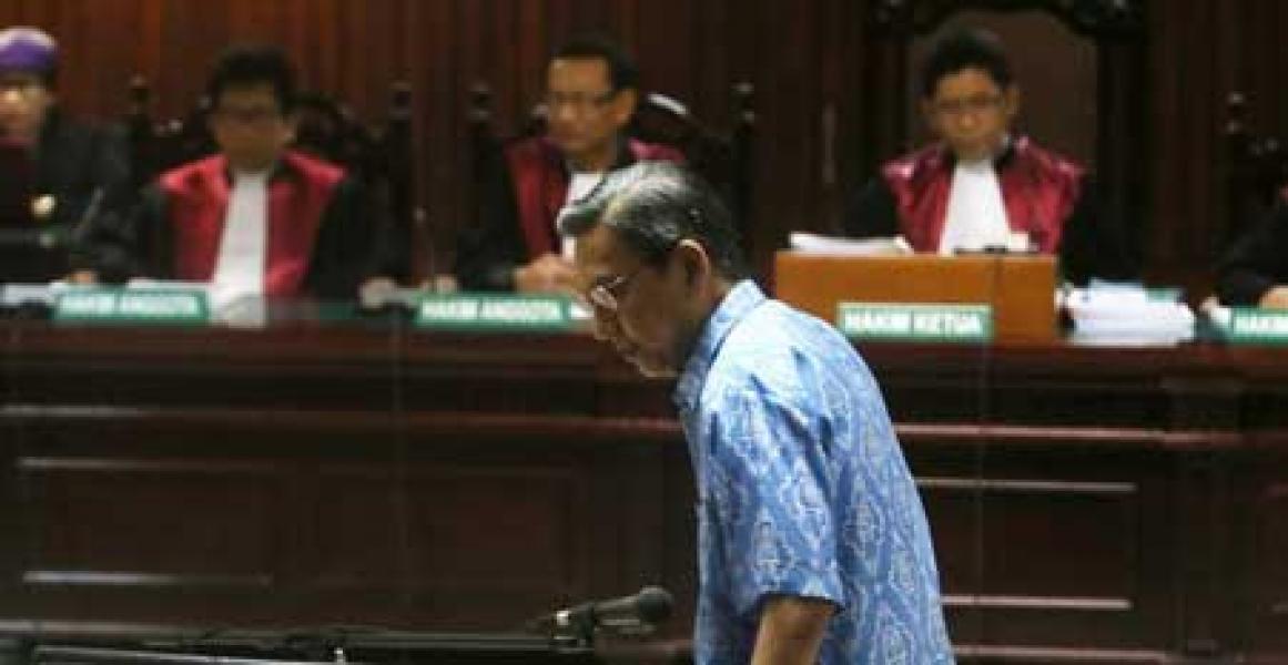 Ketika Sang Wapres 12 Jam di Kursi Sidang