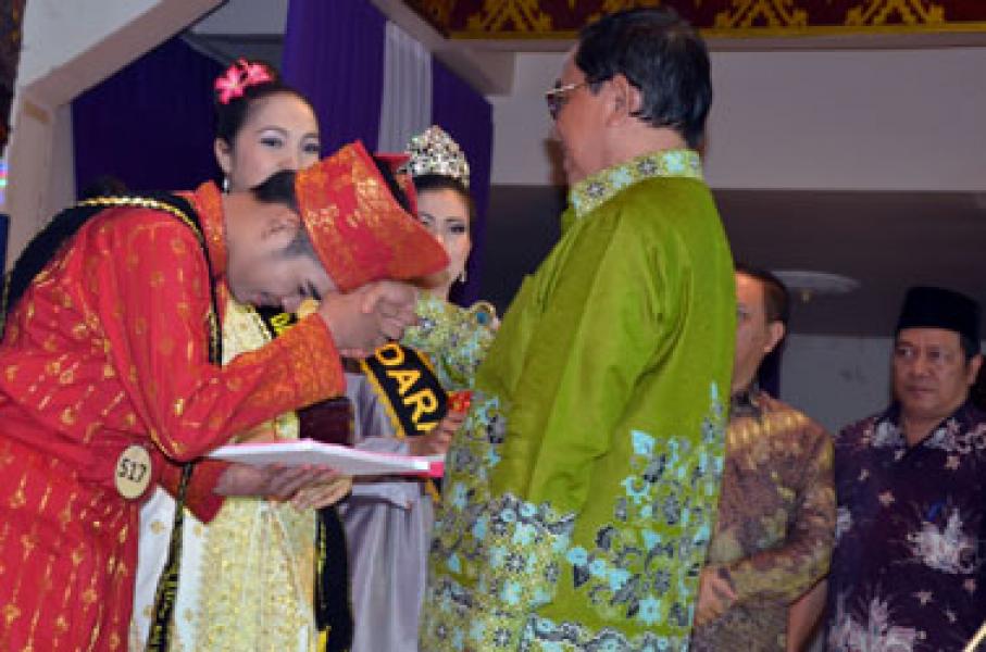 Malam Grand Final Pemilihan Bujang dan Dara Sri Gemilang 2014