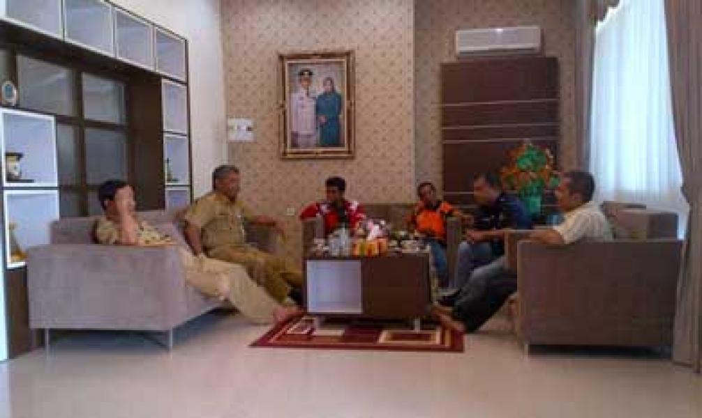 Pengurus PWI Riau Sambangi Bupati Inhil