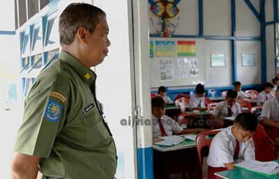 Sekdakab Meranti Tinjau Pelaksanaan UN SD di Selatpanjang
