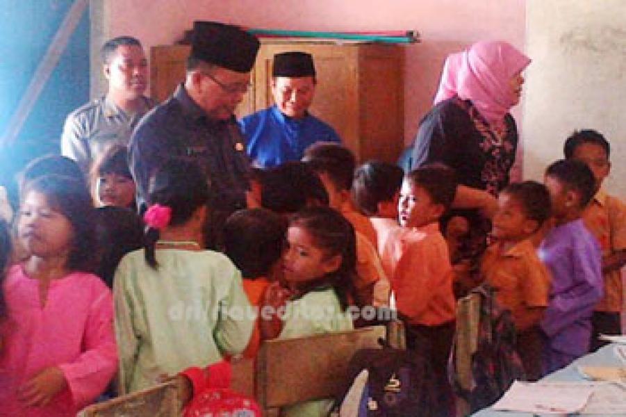 Wabup Bengkalis Kunjungi SD Negeri 28 Desa Tengganau