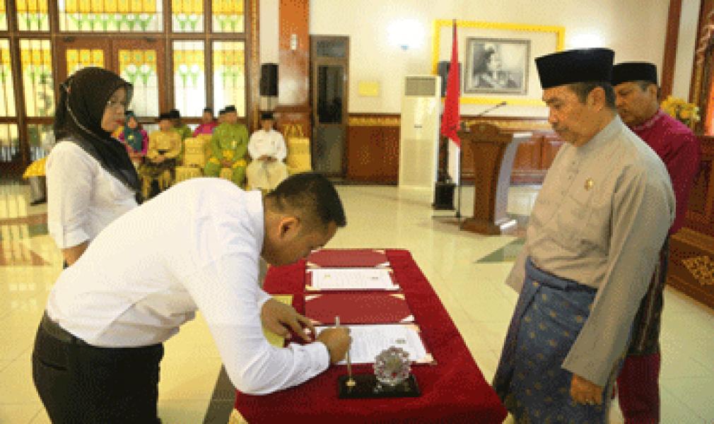 127 SK CPNS Formasi ASN 2014 di Serahkan Bupati Siak