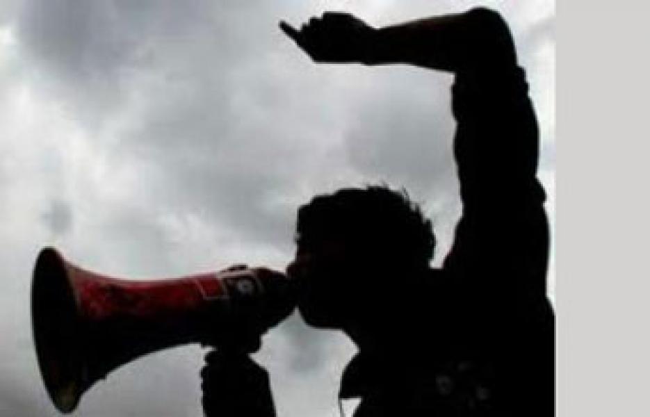 Dinilai Tidak Mampu, Masyarakat Minta Kepala PLN Cabang Rengat Mundur