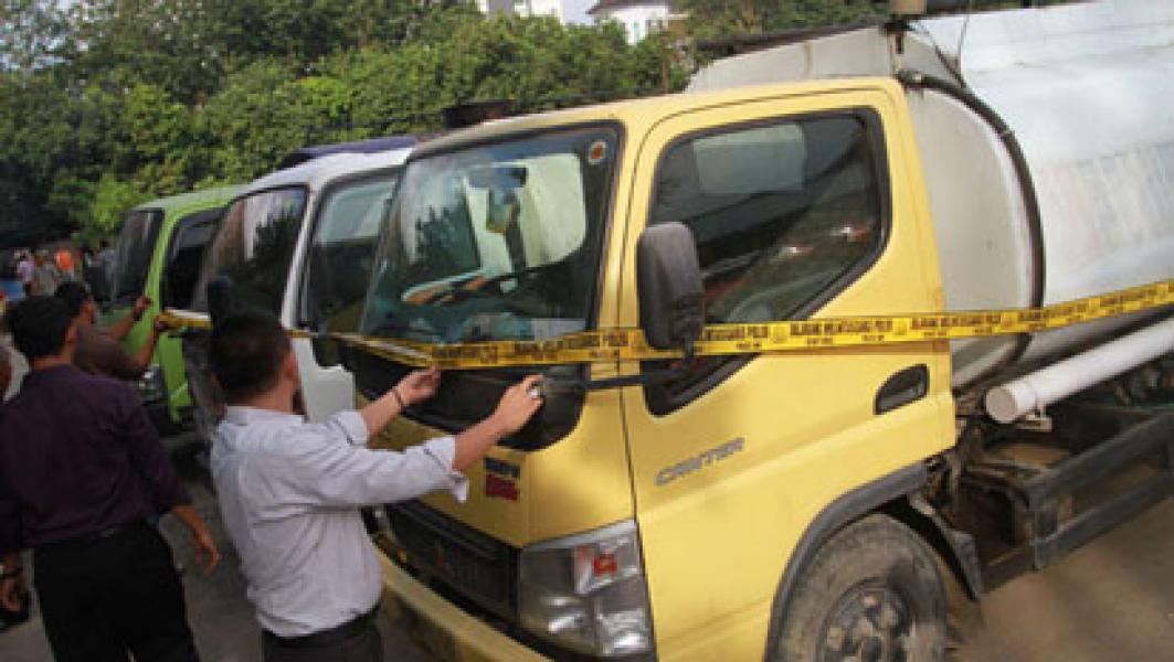 Dit Reskrimsus Polda Riau Tangkap Empat Truk Tangki BBM
