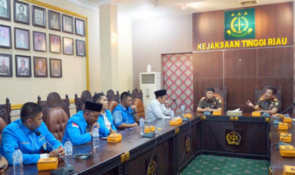 KNPI Audiensi dengan Kajati Riau Dalam Rangka Renja 2015/2016