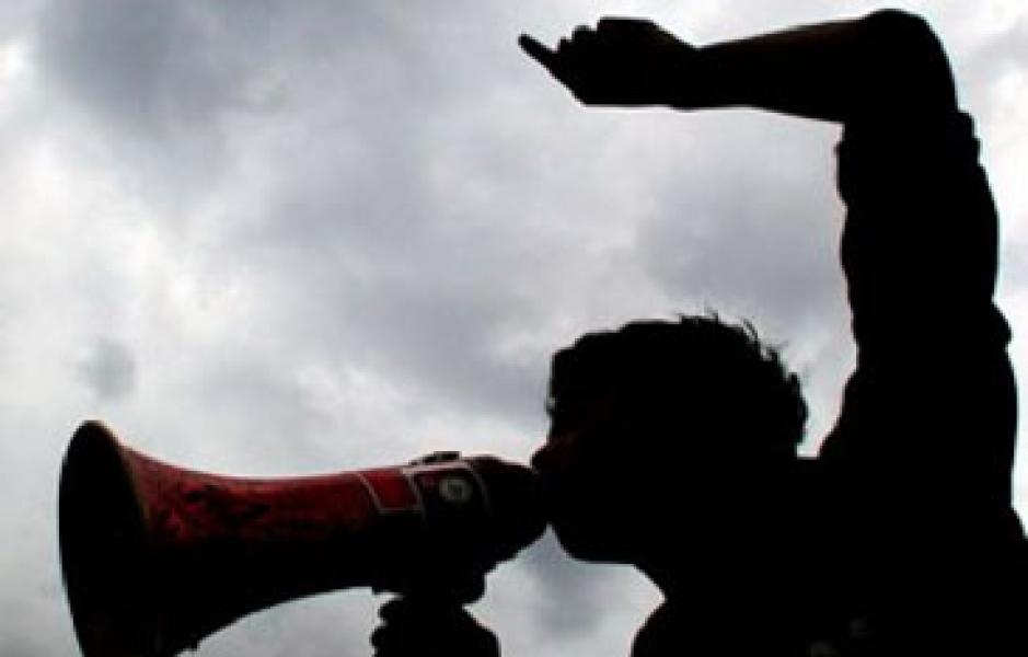 Layanan Buruk, Manager PLN Pangkalan Kerinci Afrizal Armen Didesak Mundur