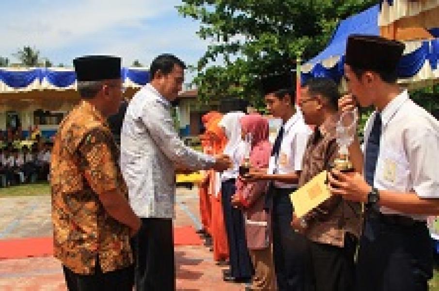 Muzamil Beri 2 Tips Sukses Kepada Pelajar SMPN 1 Peranggas