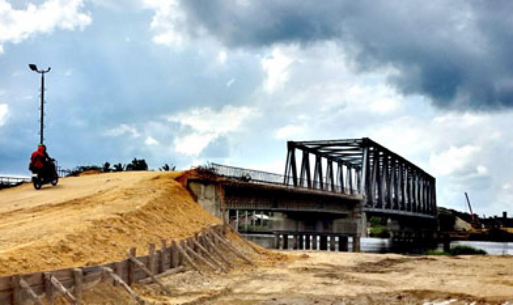 Pembangunan Jembatan Siak IV di Siak Kecil Hampir Rampung