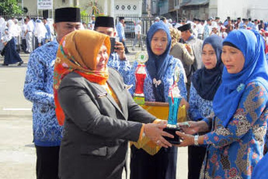 Pemkab Rohil Gelar Upacara Puncak Hardiknas 2015