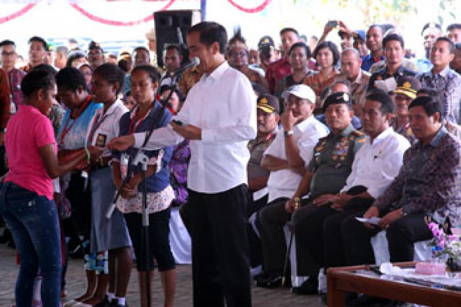 Presiden RI Didampingi Panglima TNI Berkunjung ke Jaya Pura