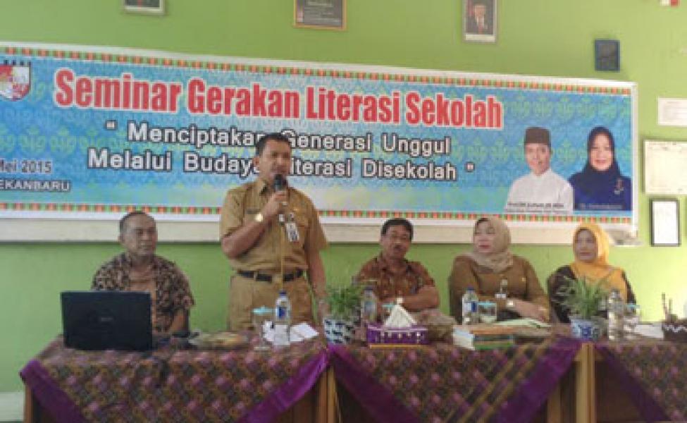 SMAN 4 Gelar Seminar Literasi
