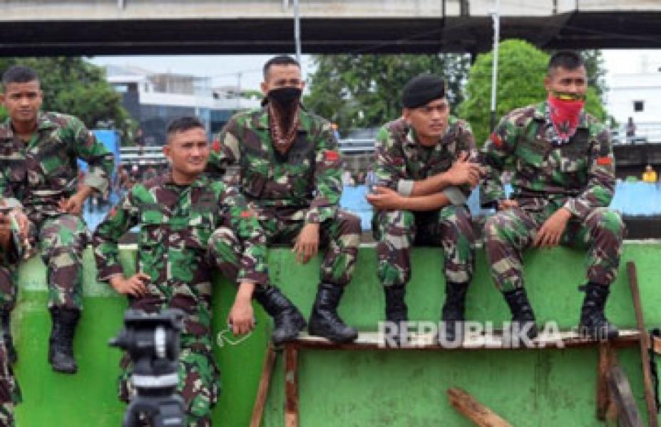 `Ahok Itu Siapa Sih? TNI tidak Ikut Sama Ahok`