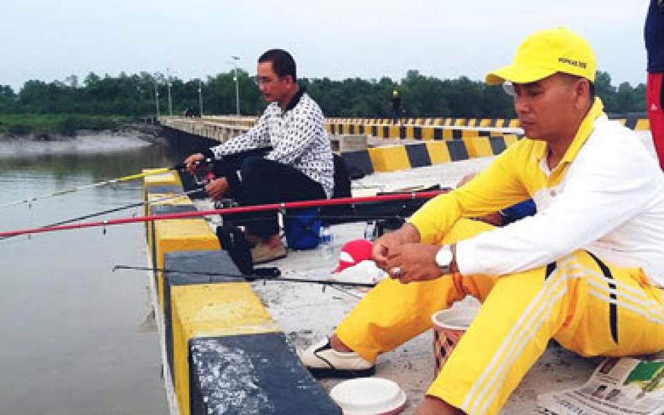 Ada Buaya Mondar-Mandir di Sei Rokan, Sekda Minta Nelayan Waspada