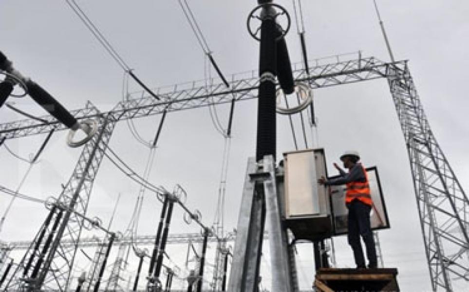Aliran Arus Jaringan PPIDK 13 Desa di 5 Kecamatan Diperbantukan 10 MW dari PLTMG Lirik