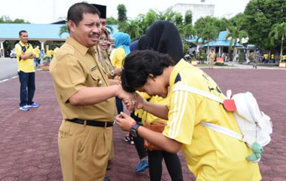 Bupati Lepas 230 Atlit Pelajar Bengkalis Mengikuti POPDA ke XIII Riau