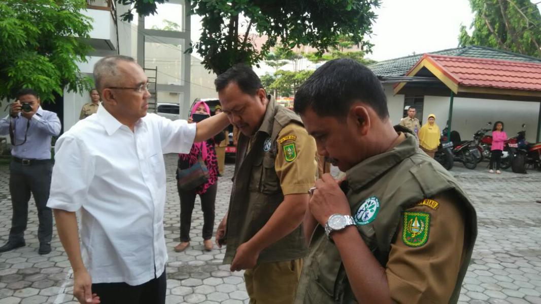 Cegah Karlahut Plt Gubernur Riau Terjunkan Tenaga Penyuluh ke Desa Bebas Api