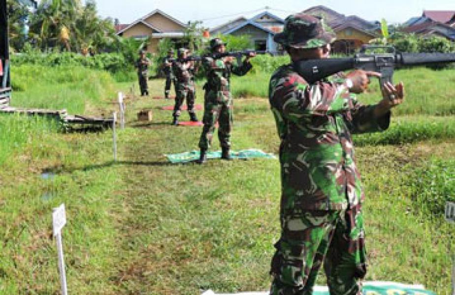Guna Menjaga Kemampuan Personil, Kodim 0314/Inhil Laksanakan Latihan Menembak