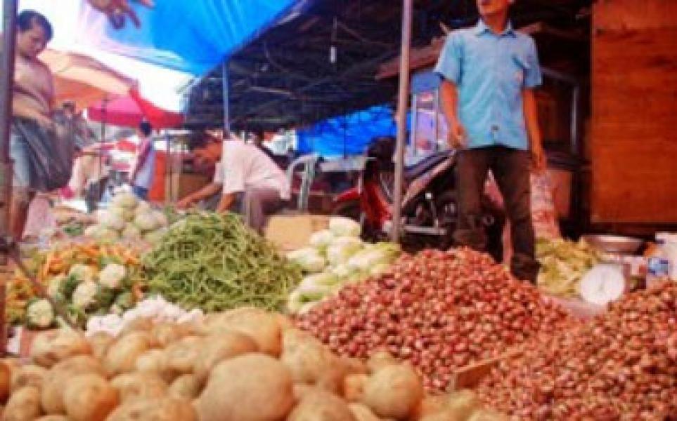 Harga Sembako Meroket, Pedagang Ikut Mengeluh