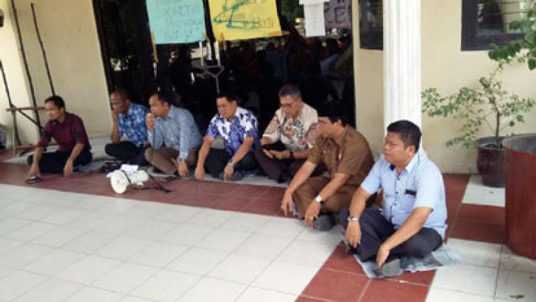 Komisi I DPRD Kawal Tuntutan Mahasiswa AKNP Minta Mukhtarius Mundur