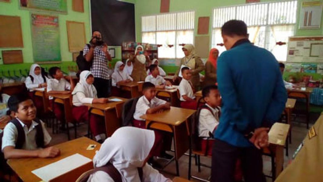 Komisi III Tinjau Pelaksanaan UN di SDN 18 dan SDN 20 Senapelan Pekanbaru