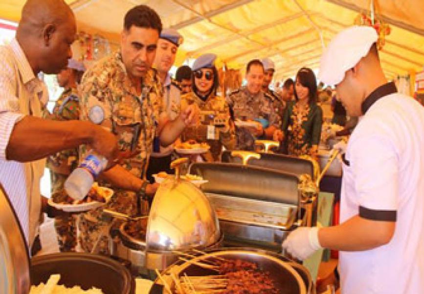 Kontingen Garuda XXXV-B Meriahkan Food Festival di Sektor Barat Darfur