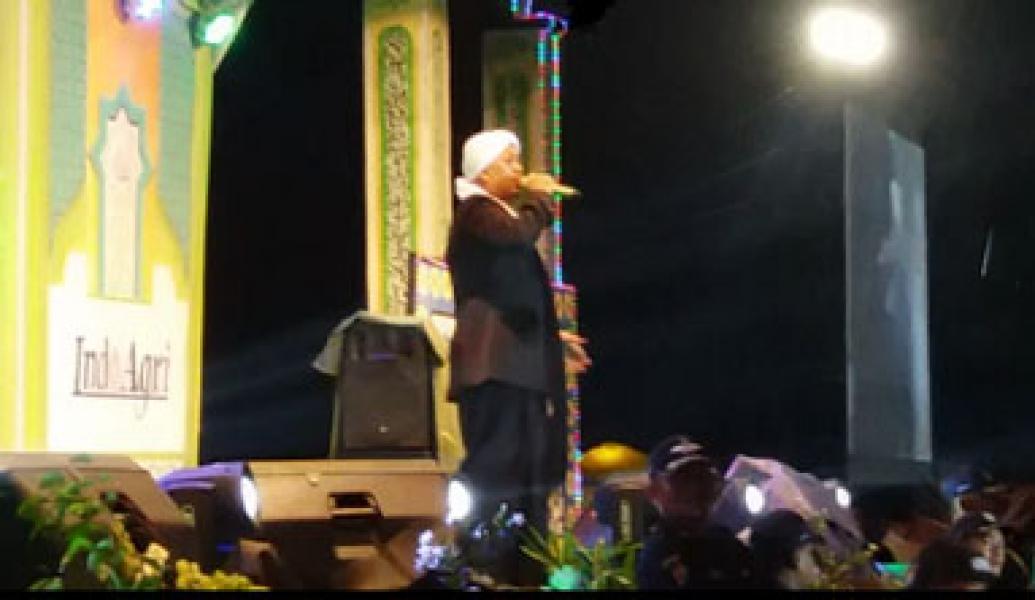 Plt Sekdakab Rohil Hadiri Isra Miraj di Balai Jaya, Ivo Mas Datangkan Opick