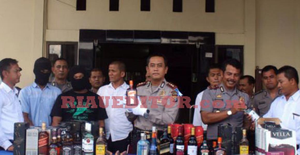 Ribuan Botol Miras Impor Tanpa Dokumen Sah Diamankan Polsek Bandar Seikijang