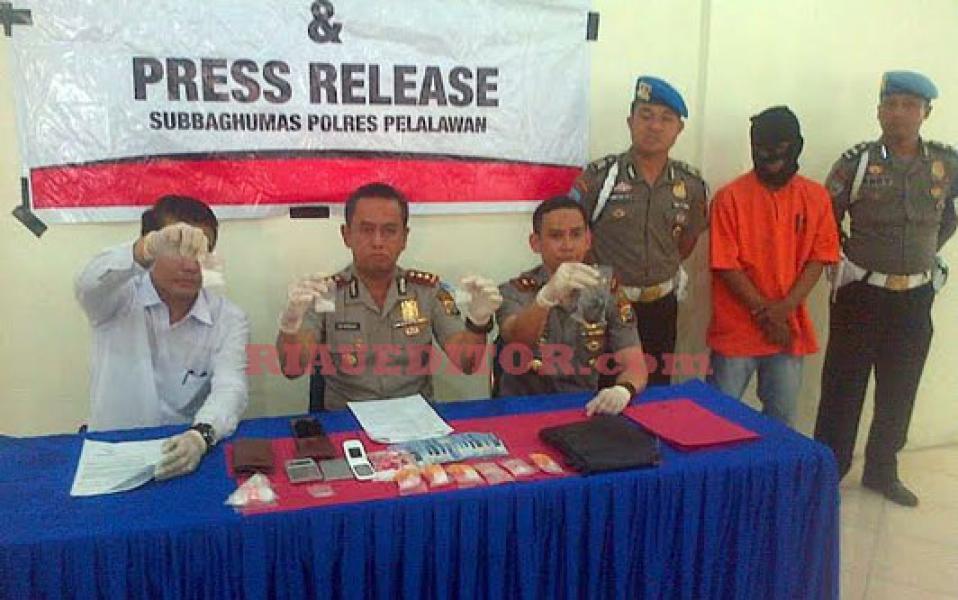 Sat Narkoba Polres Pelalawan Tangkap Seorang Pengedar Narkoba Terbesar Tahun 2016