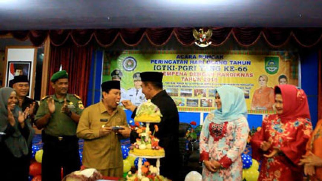 Sempena HUT IGTKI Ke-66, Bupati Suparman Targetkan Kesejahteraan Guru