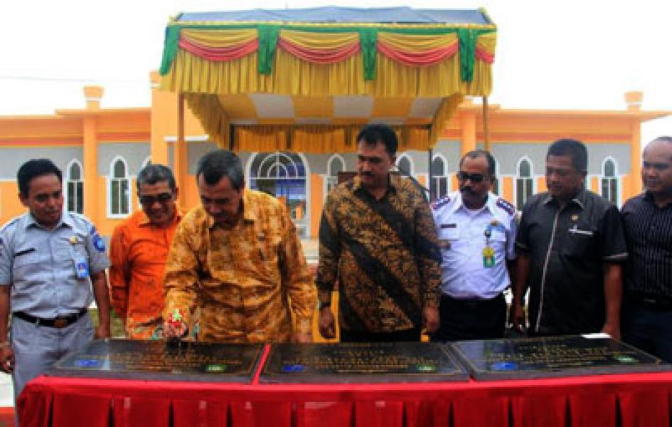 Syamsuar Resmikan Pemakaian Dua Terminal dan Satu Pelabuhan